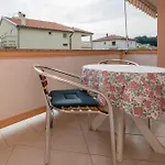 Daire With Parking Space Palit, Rab - 4970