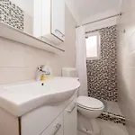 Apartment With Parking Space Palit, Rab - 4970