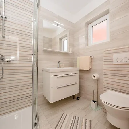 Appartement With A Parking Space Palit, Rab - 4970