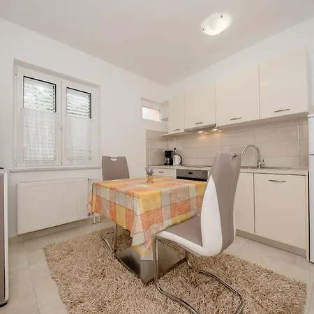 With Parking Space Palit, Rab - 4970 Apartmán New Translation