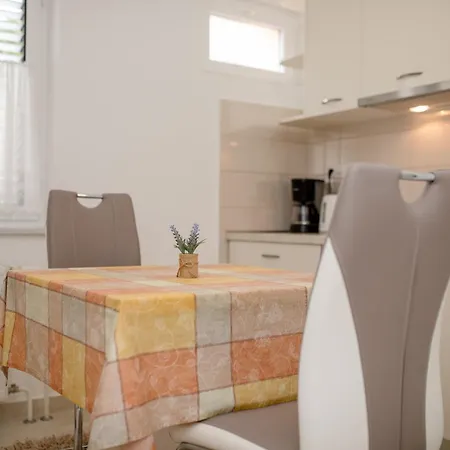 Apartmán With Parking Space Palit, Rab - 4970 New Translation