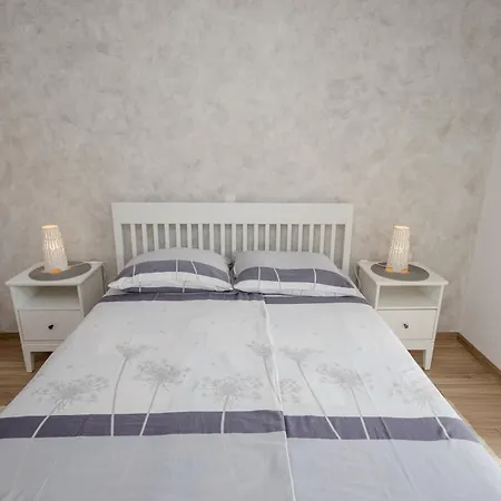 Apartmán With Parking Space Palit, Rab - 4970 New Translation