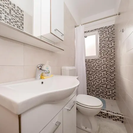 Appartement With A Parking Space Palit, Rab - 4970