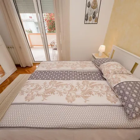 With Parking Space Palit, Rab - 4970 Apartmán New Translation