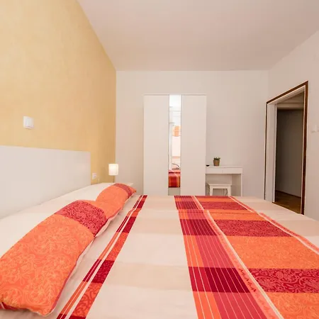 Appartement With A Parking Space Palit, Rab - 4970