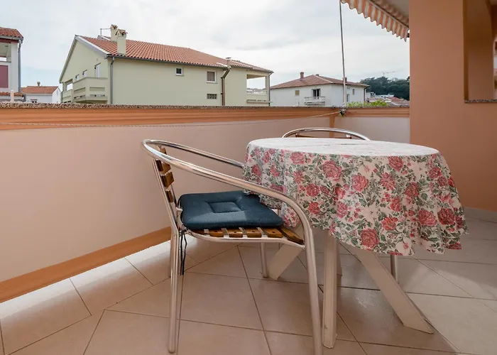 Appartamento With Parking Space Palit, Rab - 4970