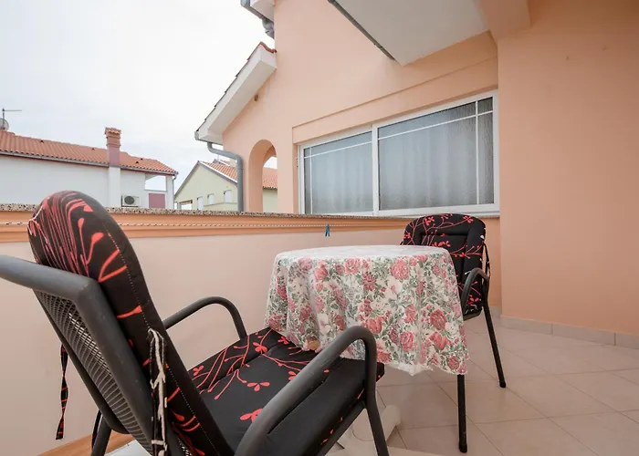 Appartamento With Parking Space Palit, Rab - 4970 *