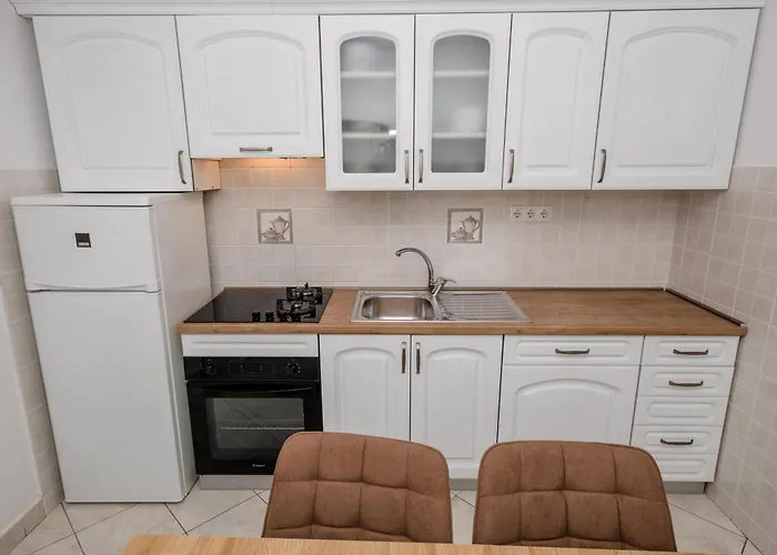 With Parking Space Palit, Rab - 4970 Appartamento *