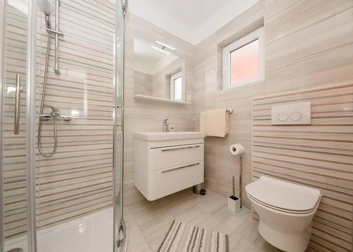 Appartamento With Parking Space Palit, Rab - 4970